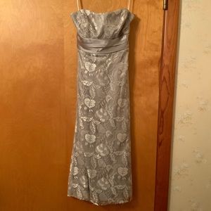 Strapless gray lace dress with glittery accents